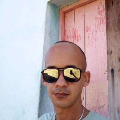  Hombre de 38 años Cuba