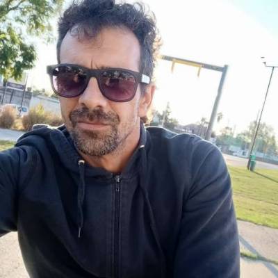  Hombre de 47 años Mataderos