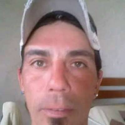  Hombre de 45 años Neuquen