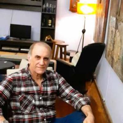  Hombre de 67 años Velez Sarsfield