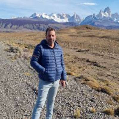  Hombre de 66 años Flores