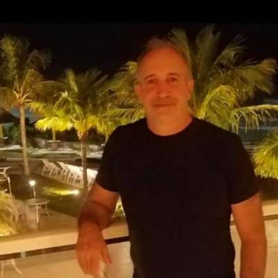  Hombre de 59 años Parque Chacabuco