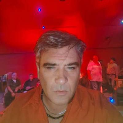  Hombre de 56 años Lanus