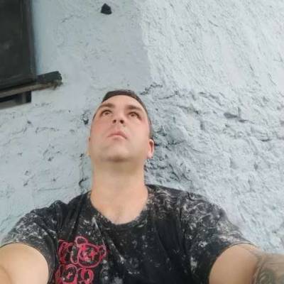  Hombre de 33 años Constitución