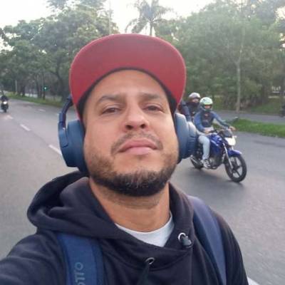  Hombre de 37 años Medellin