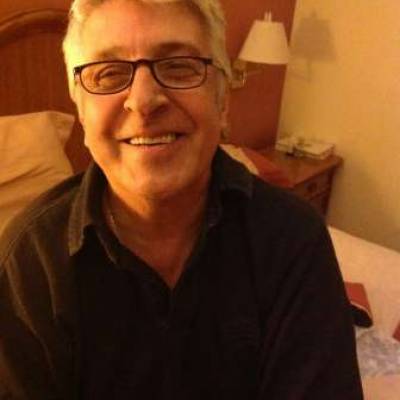  Hombre de +74 años Retiro