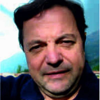  Hombre de 56 años Alte. Brown