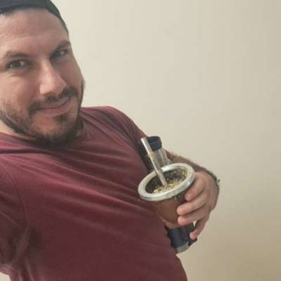  Hombre de 33 años Villa Pueyrredon