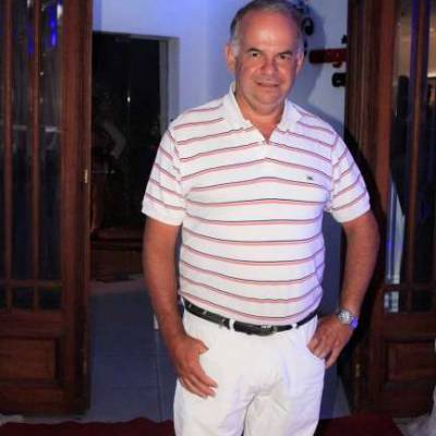  Hombre de 63 años Escobar