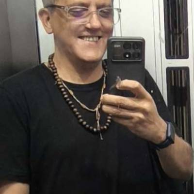  Hombre de 48 años Olivos