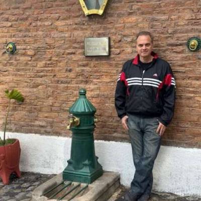  Hombre de 53 años Quilmes