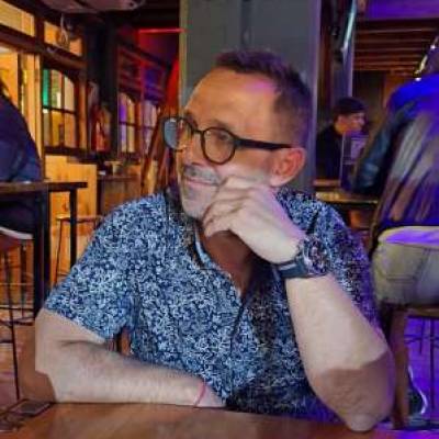  Hombre de 47 años Coghlan