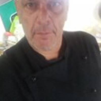 Hombre de 54 años Neuquen