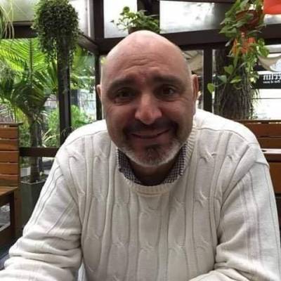 Hombre de 59 años Lanus