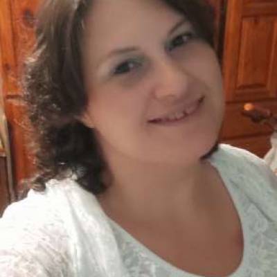  Mujer de 49 años Moreno