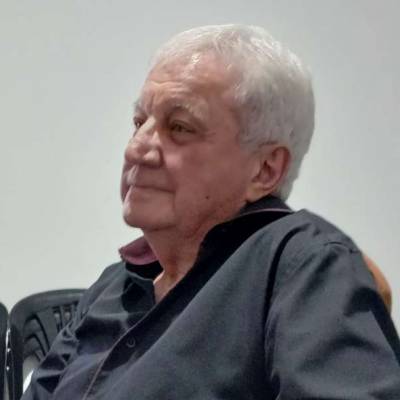  Hombre de +74 años Villa Luro