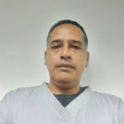  Hombre de 48 años Caracas