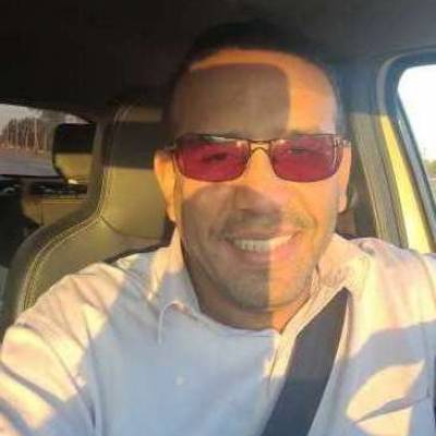  Hombre de 42 años 25 de Mayo