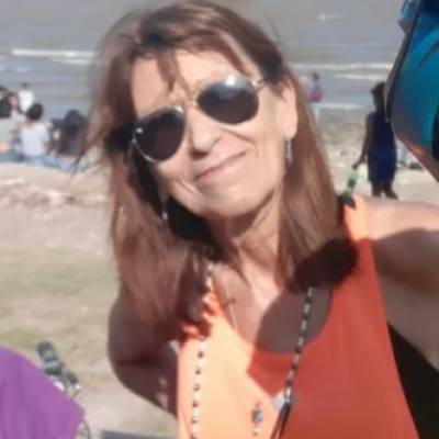  Mujer de 64 años Parque Chacabuco