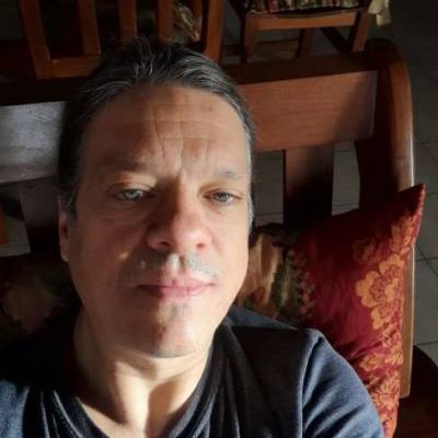  Hombre de 52 años Campana