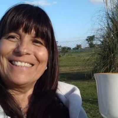  Mujer de 63 años Escobar