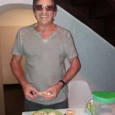  Hombre de 71 años San Nicolas