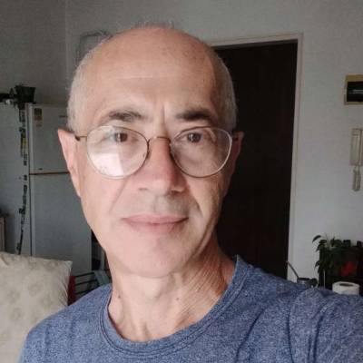  Hombre de 63 años Villa Pueyrredon