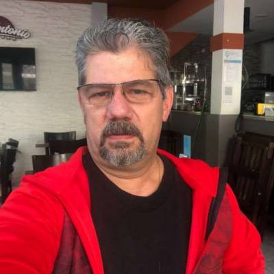  Hombre de 64 años Parque Patricios