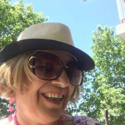  Mujer de 63 años Escobar