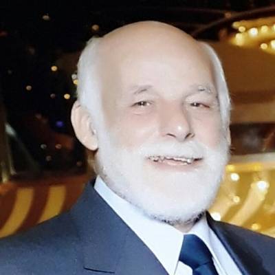  Hombre de +74 años Villa Pueyrredon