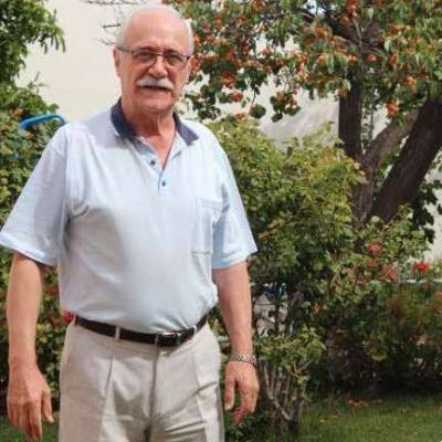  Hombre de +74 años Trelew