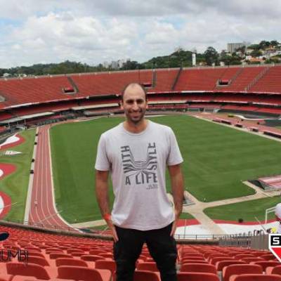  Hombre de 45 años Pilar