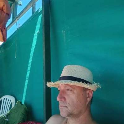  Hombre de 54 años Bernal