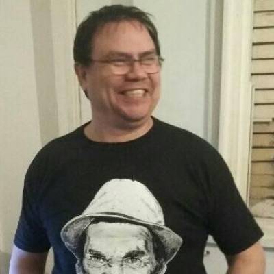  Hombre de 58 años Congreso