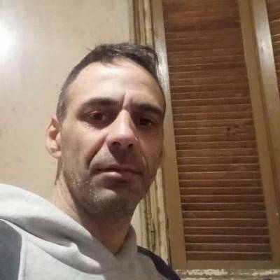  Hombre de 36 años 25 de Mayo