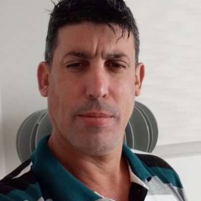  Hombre de 45 años Cuba