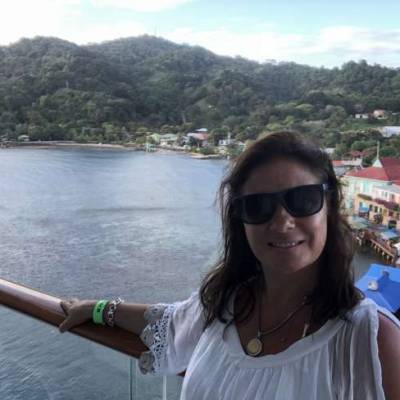  Mujer de 54 años Moreno