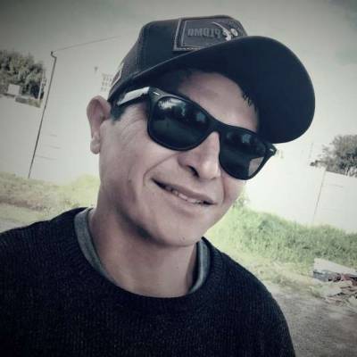  Hombre de 42 años Escobar