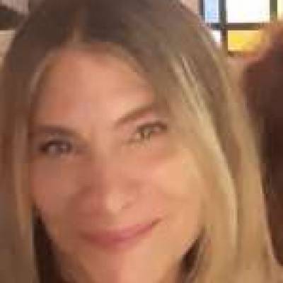  Mujer de 60 años Agronomia 