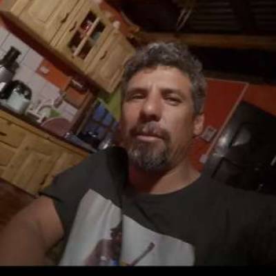  Hombre de 48 años Olivos
