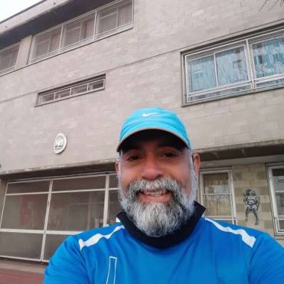  Hombre de 62 años La Boca 