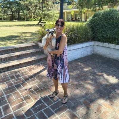  Mujer de 65 años Olivos