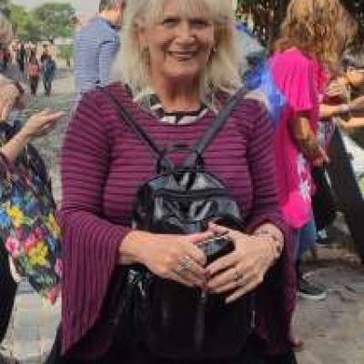  Mujer de 74 años Agronomia 