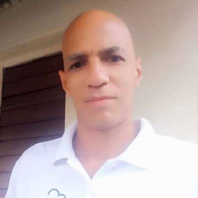  Hombre de 47 años Cuba