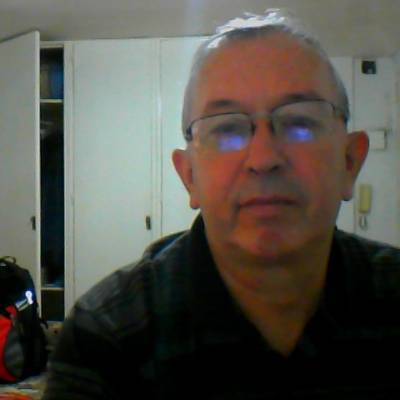  Hombre de 69 años Boedo