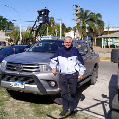  Hombre de 64 años Moreno