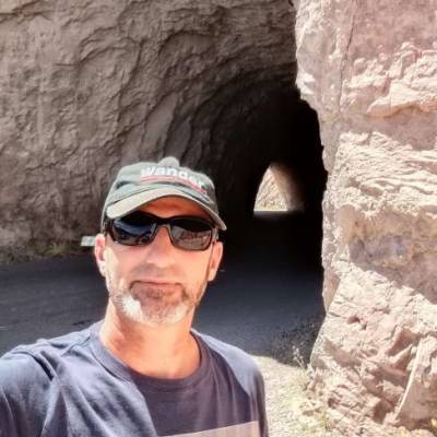  Hombre de 46 años Colon