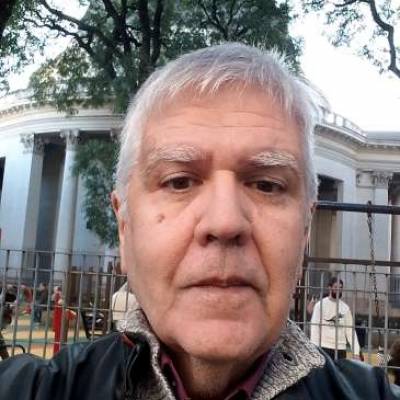  Hombre de 67 años Tres de Febrero