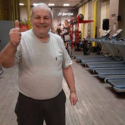  Hombre de +74 años San Nicolas