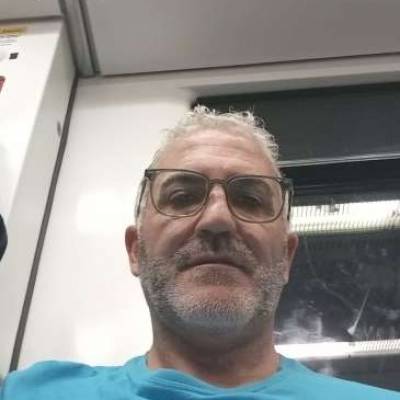  Hombre de 52 años Hospitalet De Llobregat 